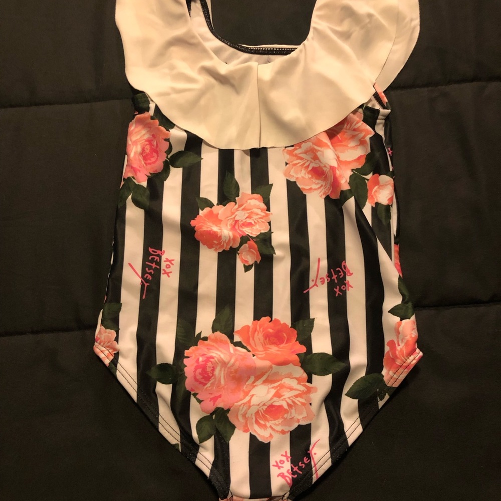 EUC Toddler girl Betsey Johnson swimsuit, size 4t
